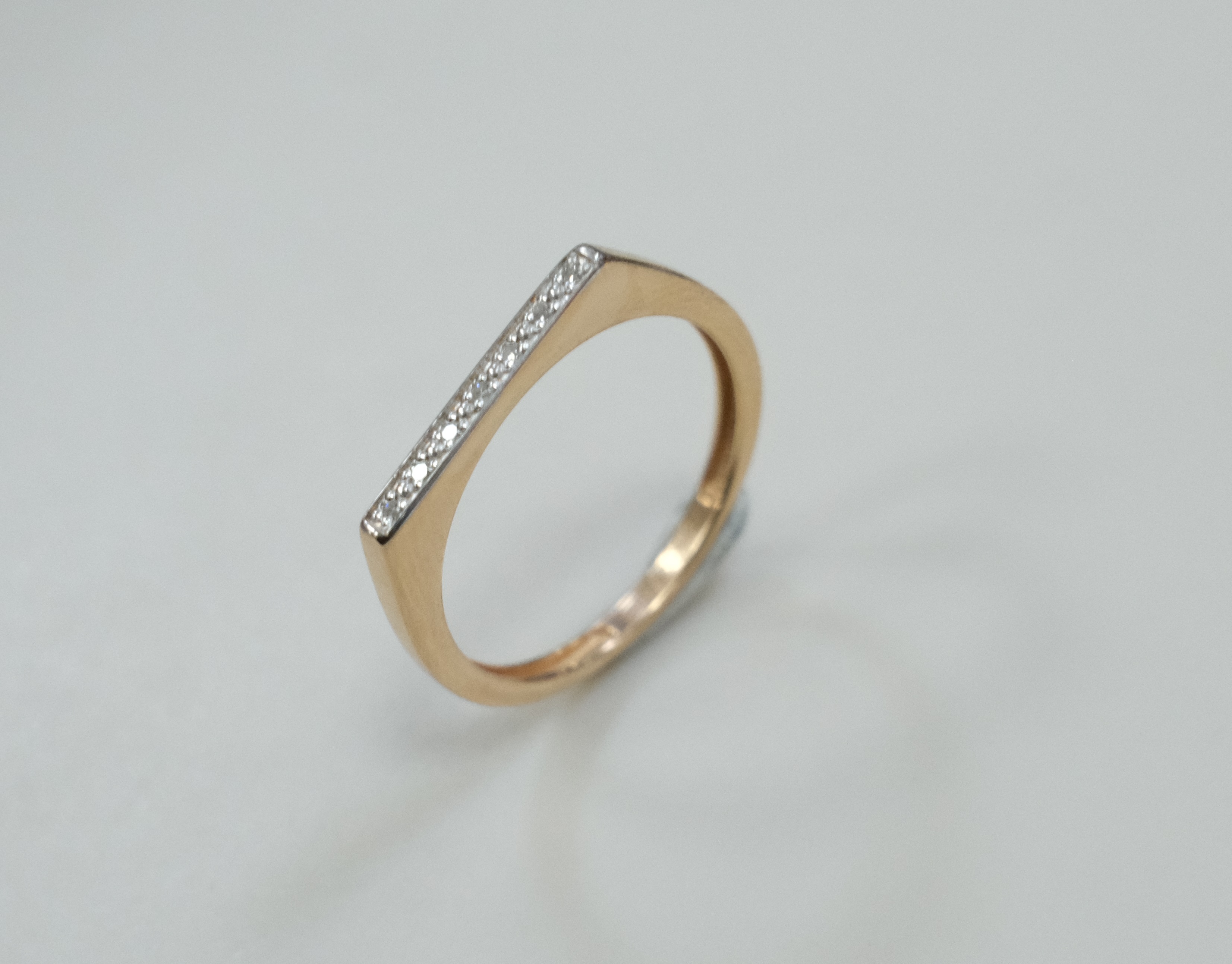 Серебряное кольцо с бриллиантами